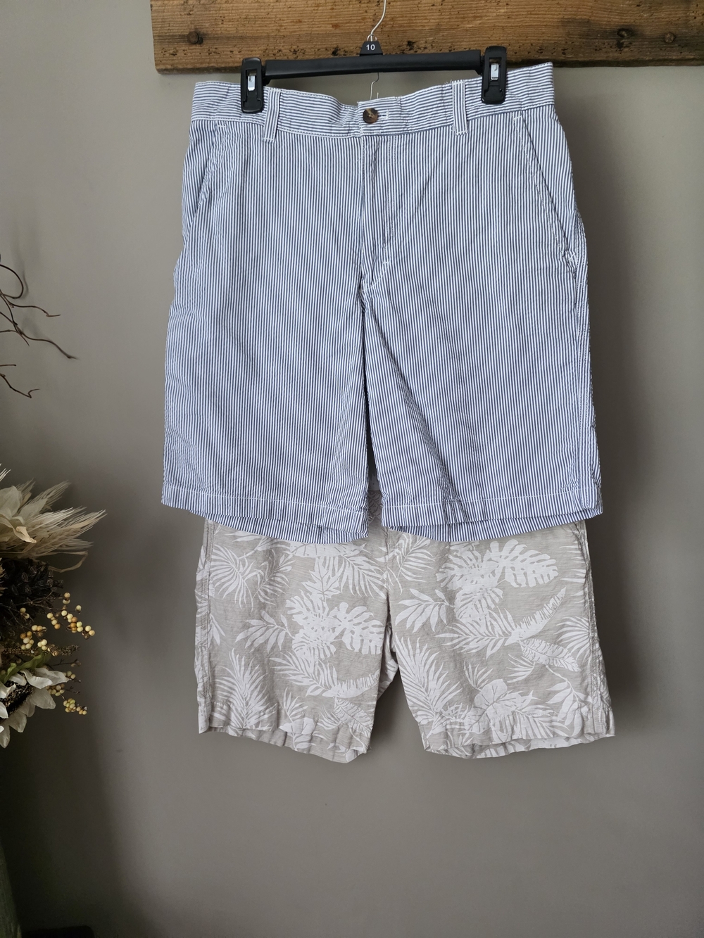 Set Of 2 Men's Blue & White Seersucker Shorts + Beige Tropical Print Shorts